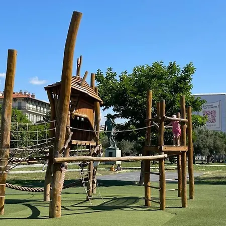 Spacious 3 Bedroom Flat Center - Magnificent View *