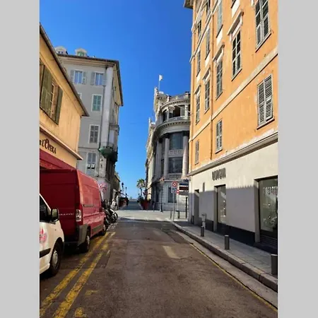 Spacious 3 Bedroom Flat Center - Magnificent View Apartmán *