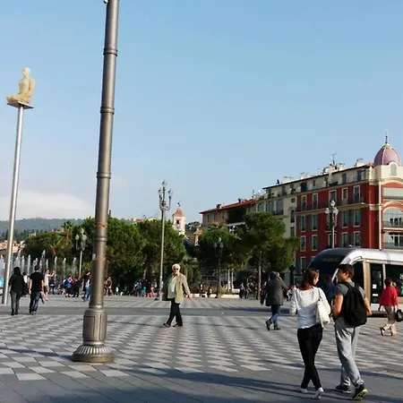 Spacious 3 Bedroom Flat Center - Magnificent View-parking Nice