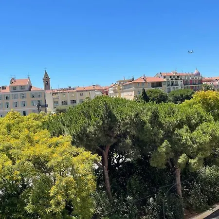 Spacious 3 Bedroom Flat Center - Magnificent View-parking *