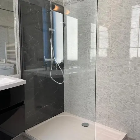 Spacious 3 Bedroom Flat Center - Magnificent View Apartmán *