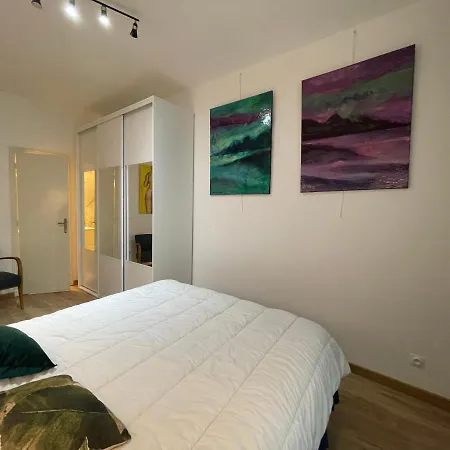 Apartment Spacious 3 Bedroom Flat Center - Magnificent View-parking