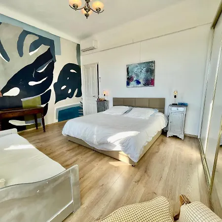 Spacious 3 Bedroom Flat Center - Magnificent View-parking Apartment