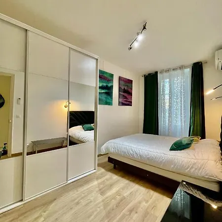 Spacious 3 Bedroom Flat Center - Magnificent View-parking Nice