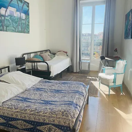 Spacious 3 Bedroom Flat Center - Magnificent View-parking