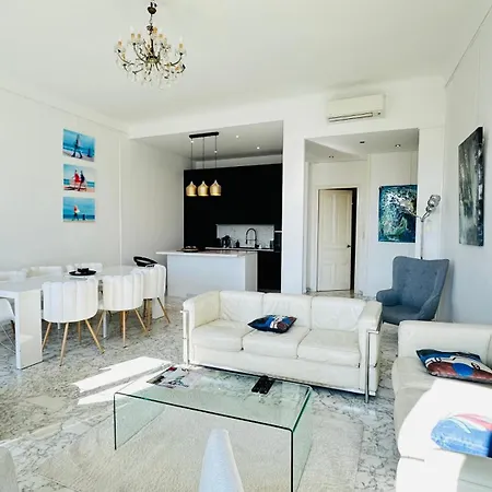 Spacious 3 Bedroom Flat Center - Magnificent View-parking *