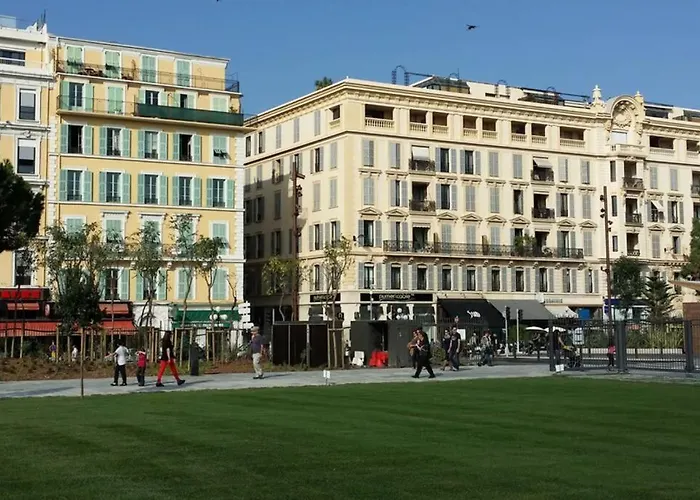 Spacious 3 Bedroom Flat Center - Magnificent View