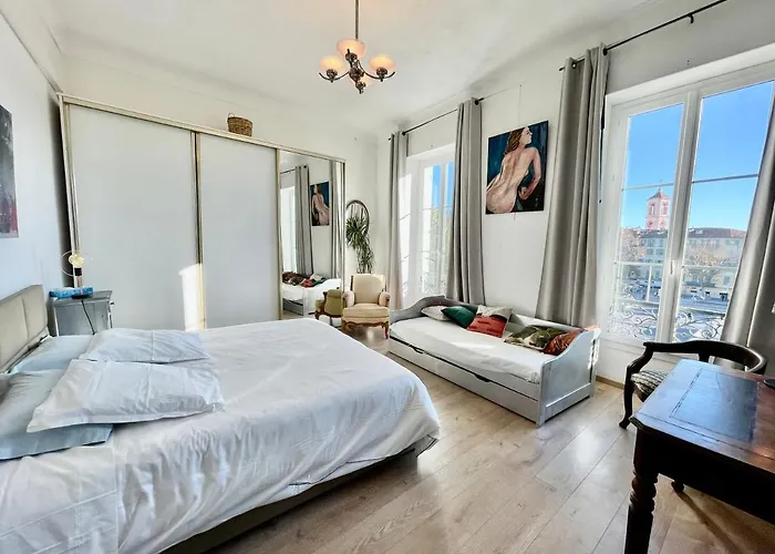 Spacious 3 Bedroom Flat Center - Magnificent View 아파트 *