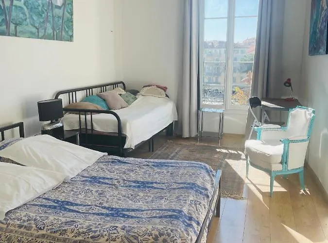 Spacious 3 Bedroom Flat Center - Magnificent View
