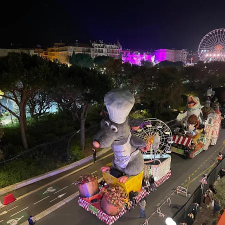 Spacious 3 Bedroom Flat Center - Magnificent View