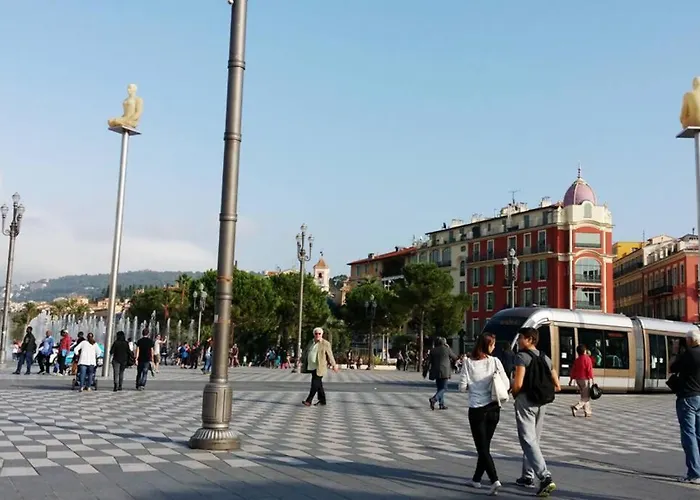 Spacious 3 Bedroom Flat Center - Magnificent View Nice