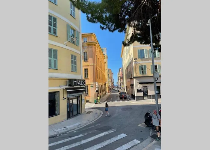 Apartman Spacious 3 Bedroom Flat Center - Magnificent View Nizza