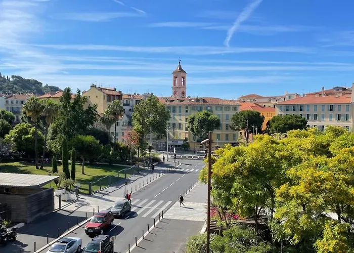 Spacious 3 Bedroom Flat Center - Magnificent View Nice