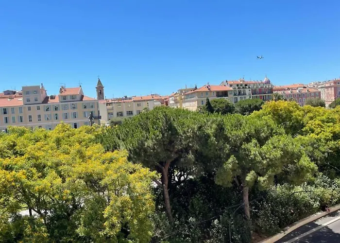 Spacious 3 Bedroom Flat Center - Magnificent View *