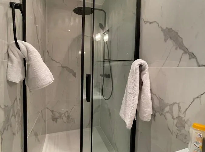 Apartman Spacious 3 Bedroom Flat Center - Magnificent View *