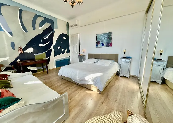 Spacious 3 Bedroom Flat Center - Magnificent View Apartman
