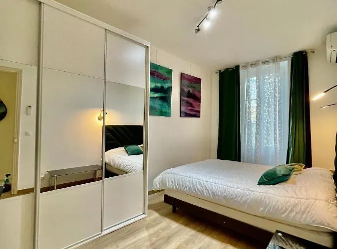 Spacious 3 Bedroom Flat Center - Magnificent View Nizza