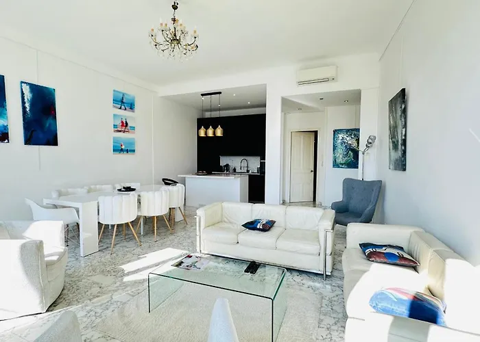 Spacious 3 Bedroom Flat Center - Magnificent View *