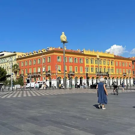 Spacious 3 Bedroom Flat Center - Magnificent View