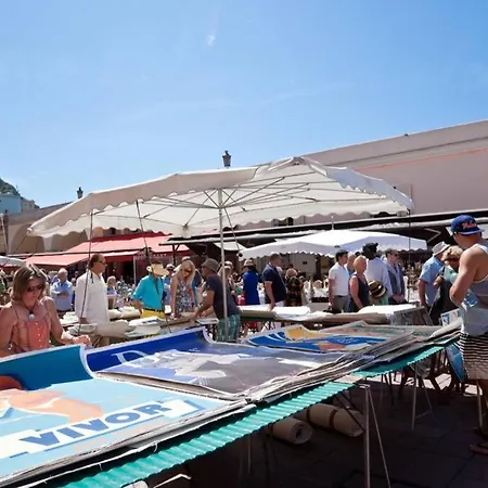 Spacious 3 Bedroom Flat Center - Magnificent View Апартаменты