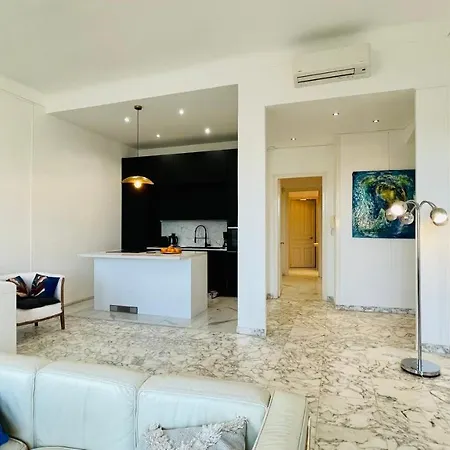 Spacious 3 Bedroom Flat Center - Magnificent View * Ницца